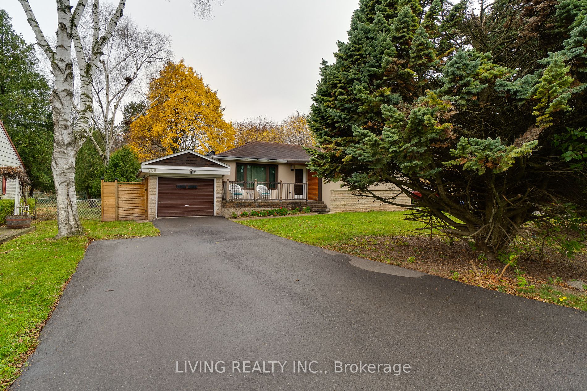 208 Glen Oak Dr