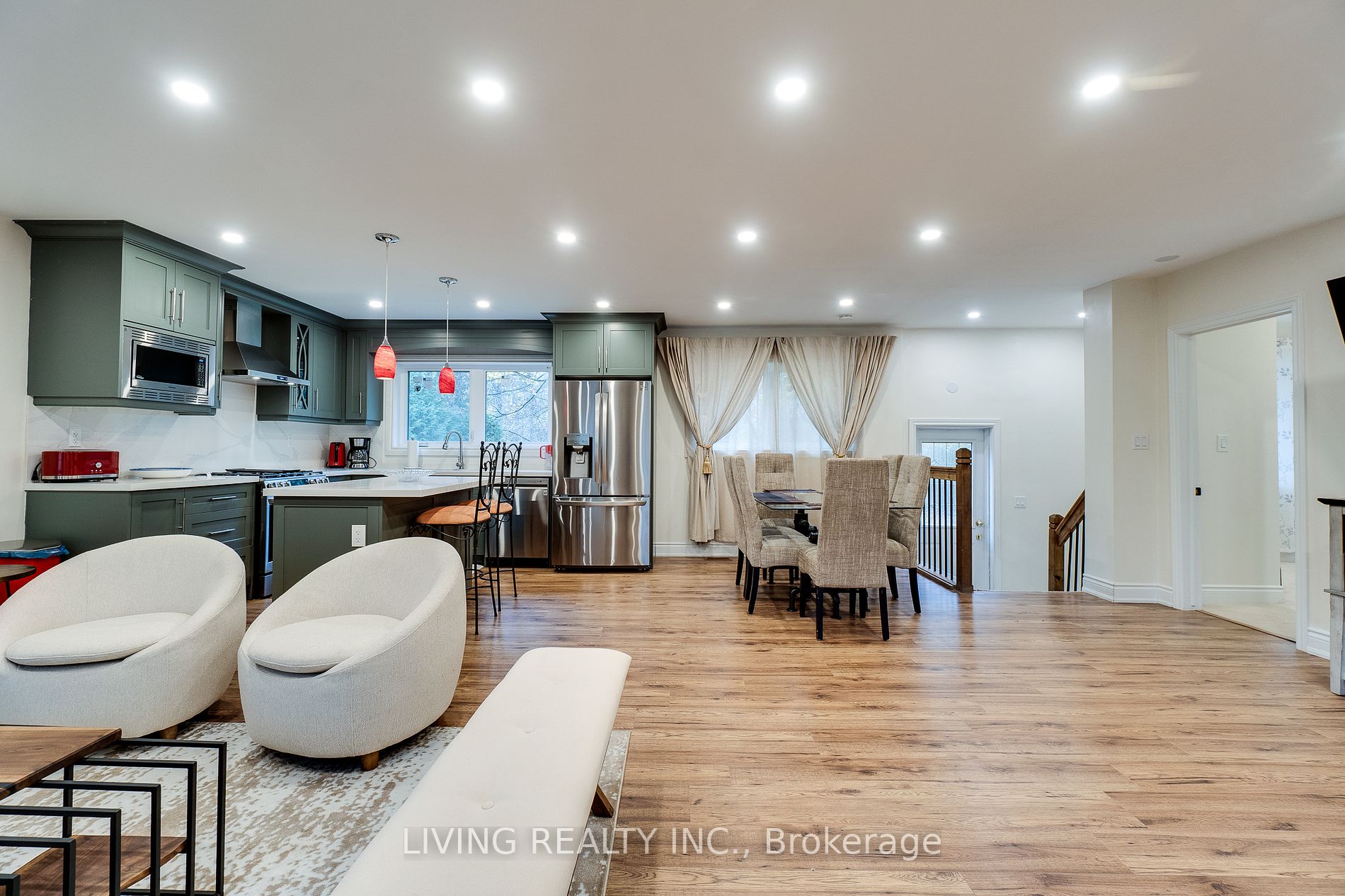 208 Glen Oak Dr