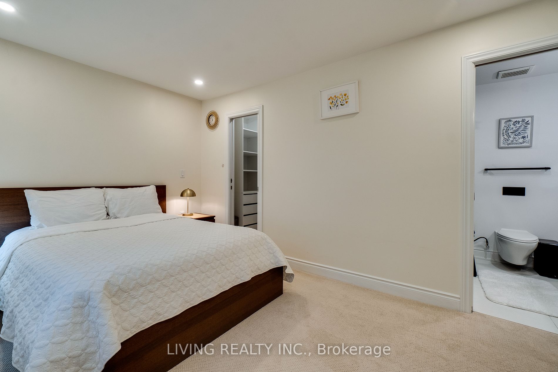 208 Glen Oak Dr