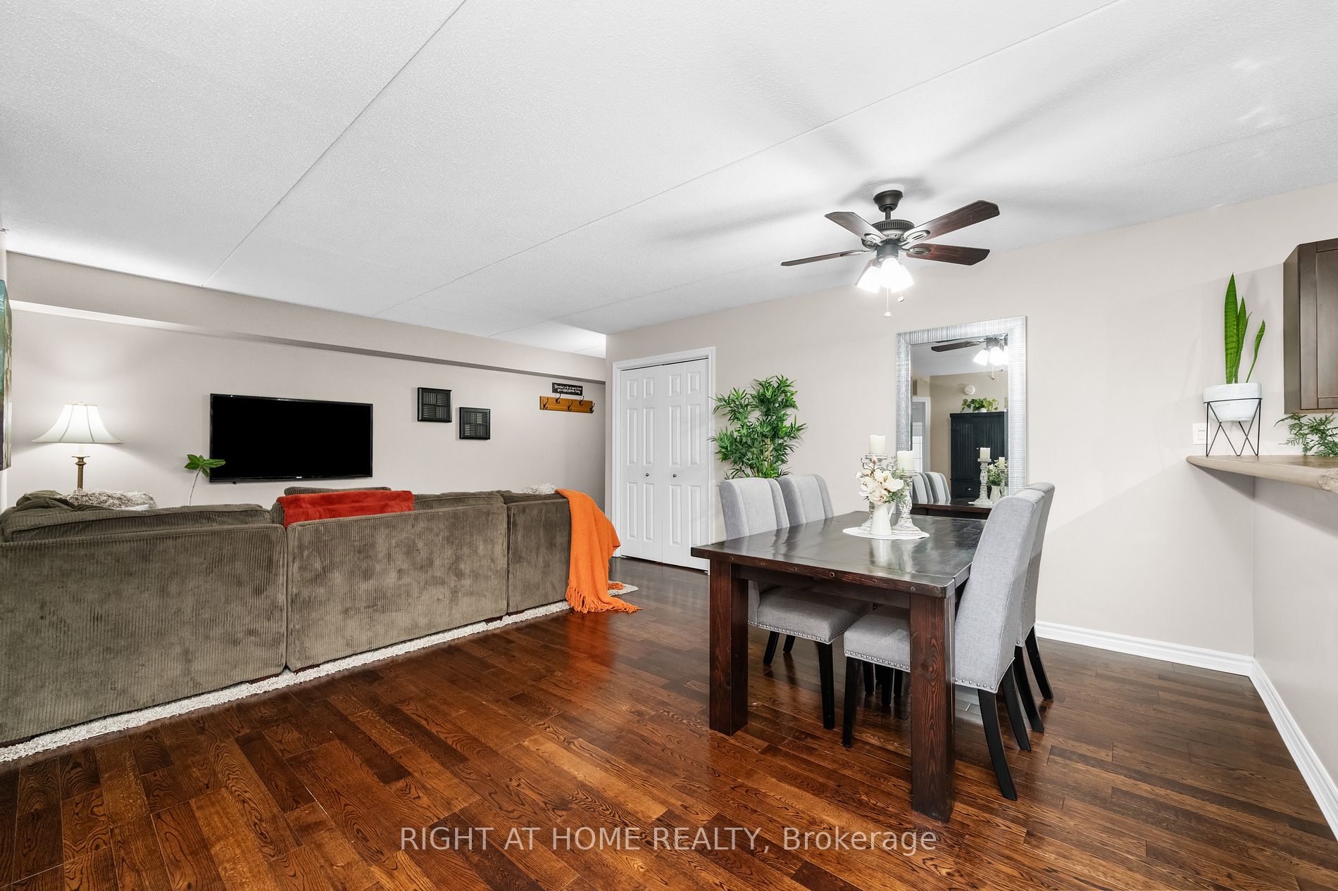 1451 Walker's Line, #315