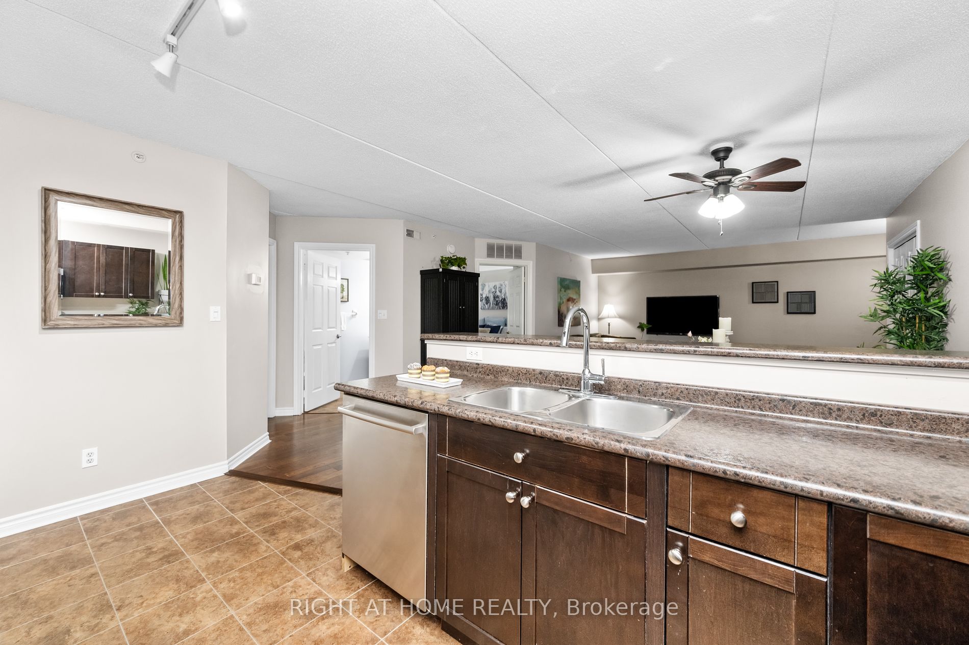 1451 Walker's Line, #315