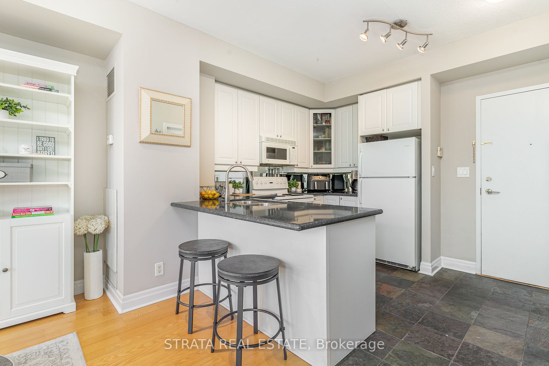 80 Port St E, #219