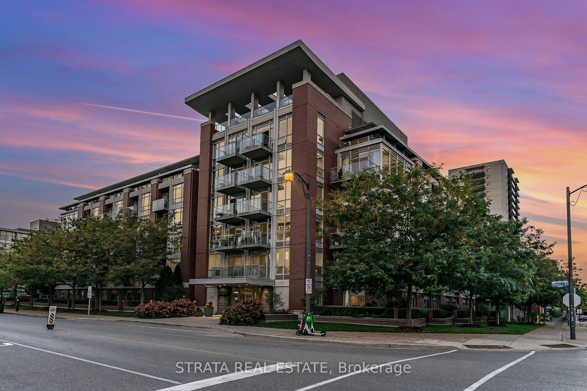 80 Port St E, #219