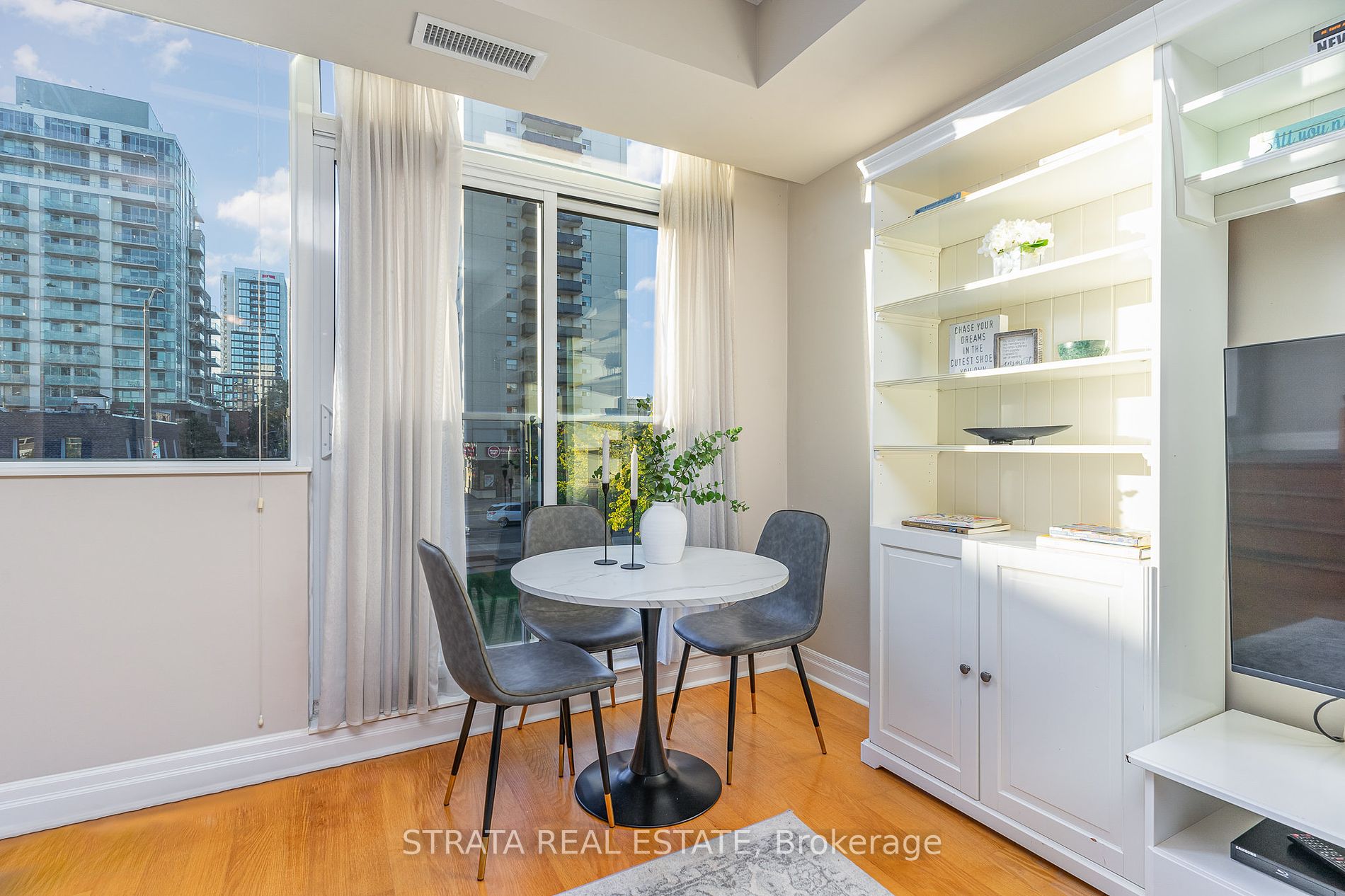 80 Port St E, #219
