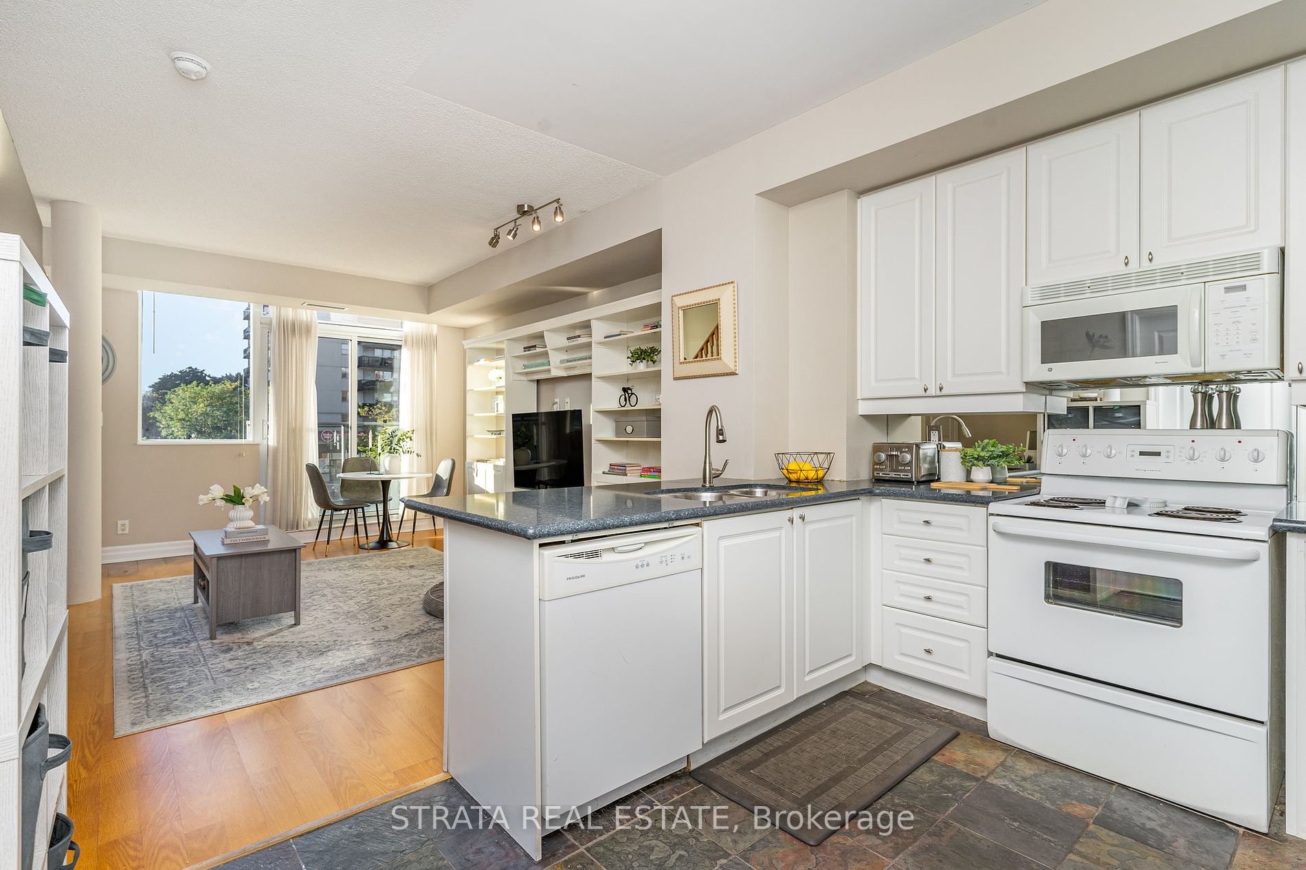 80 Port St E, #219
