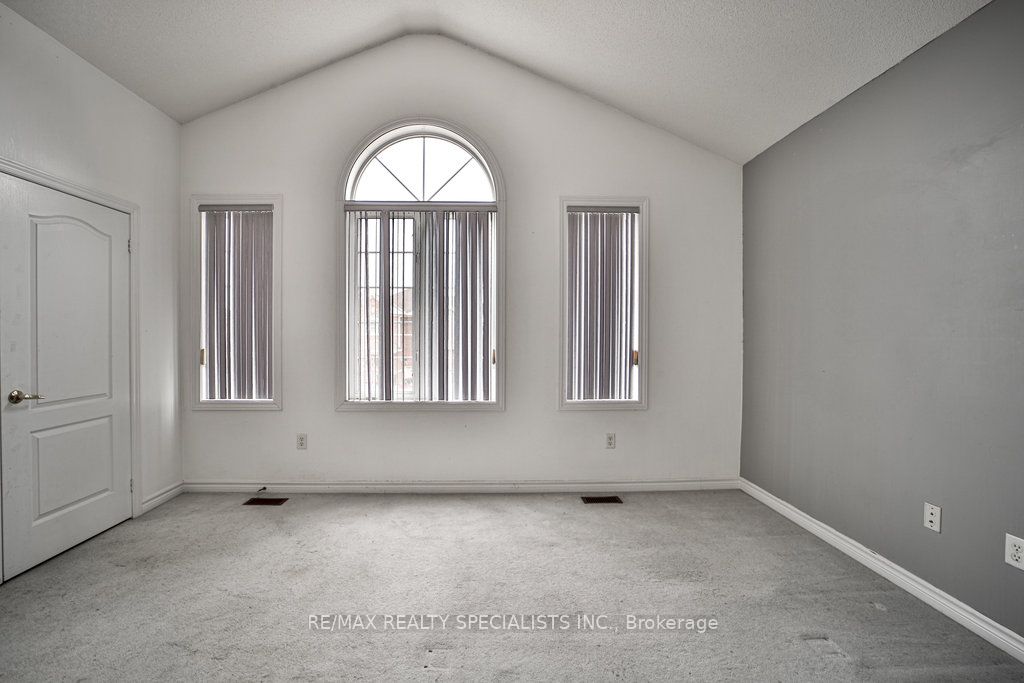 17 Pathmaster Rd