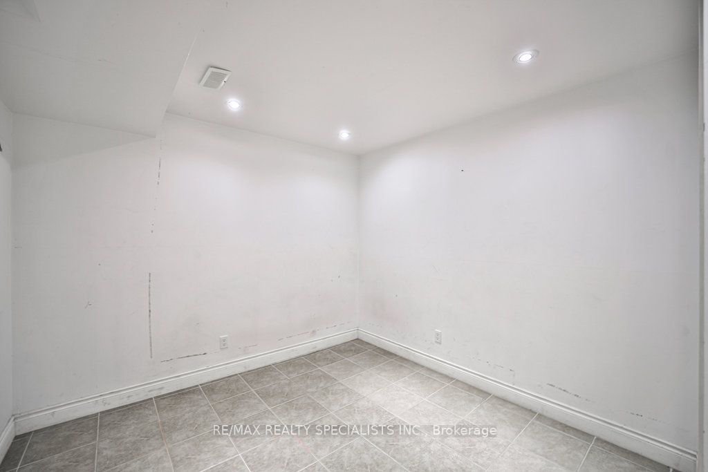 17 Pathmaster Rd
