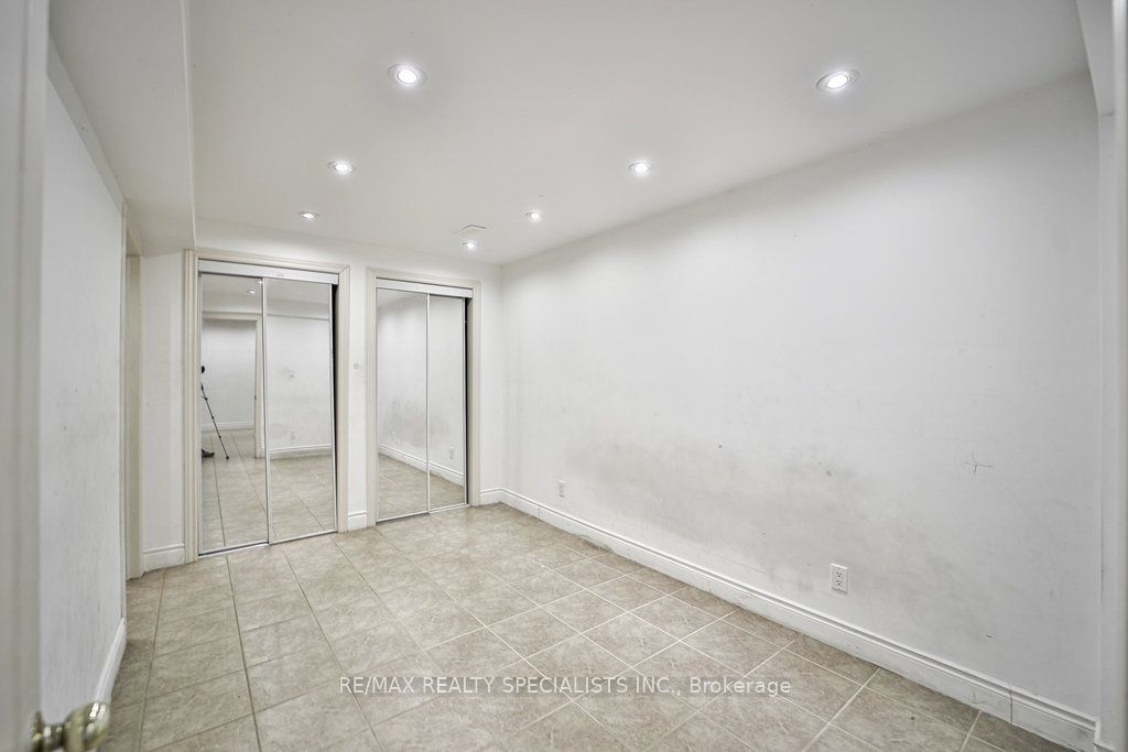 17 Pathmaster Rd
