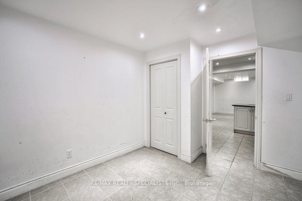 17 Pathmaster Rd
