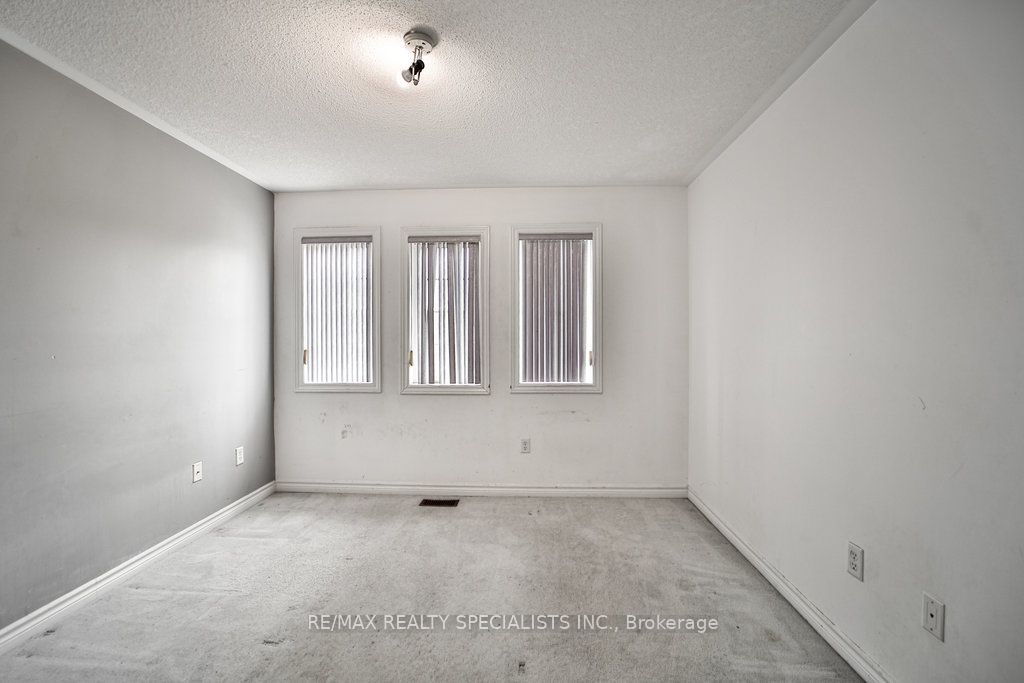 17 Pathmaster Rd