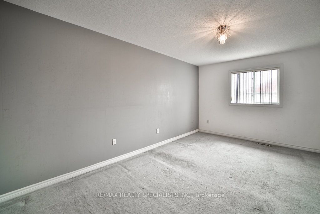 17 Pathmaster Rd