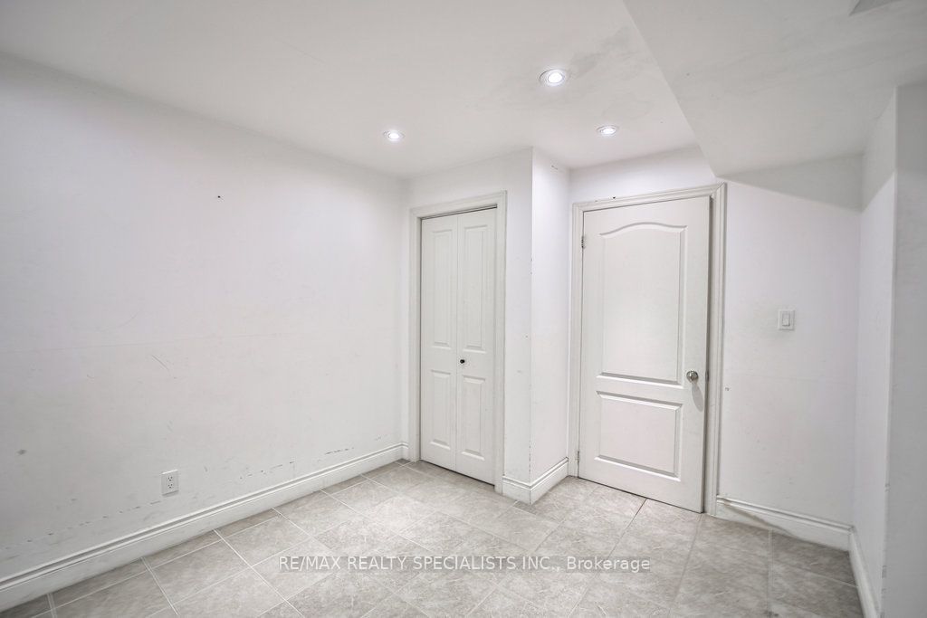 17 Pathmaster Rd