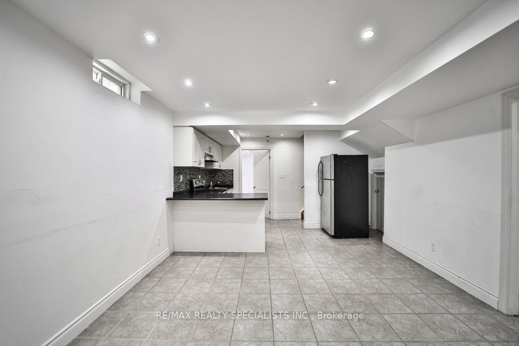 17 Pathmaster Rd