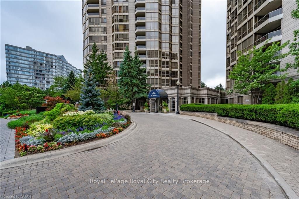 55 KINGSBRIDGE GARDEN Circ, #406