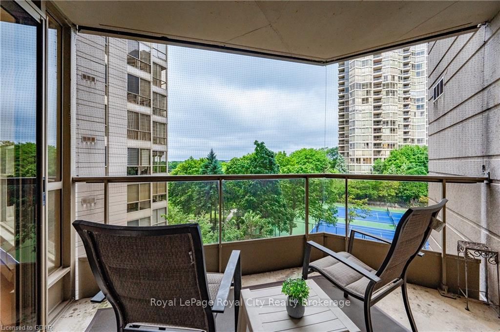 55 KINGSBRIDGE GARDEN Circ, #406