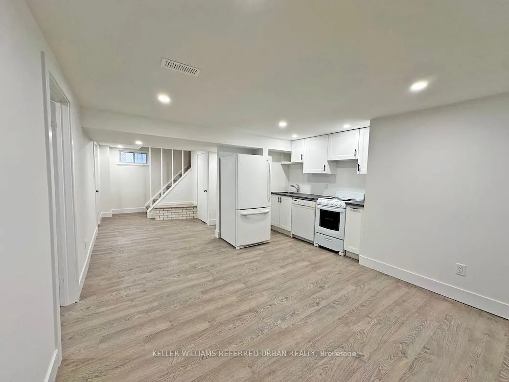 27 Crendon Dr