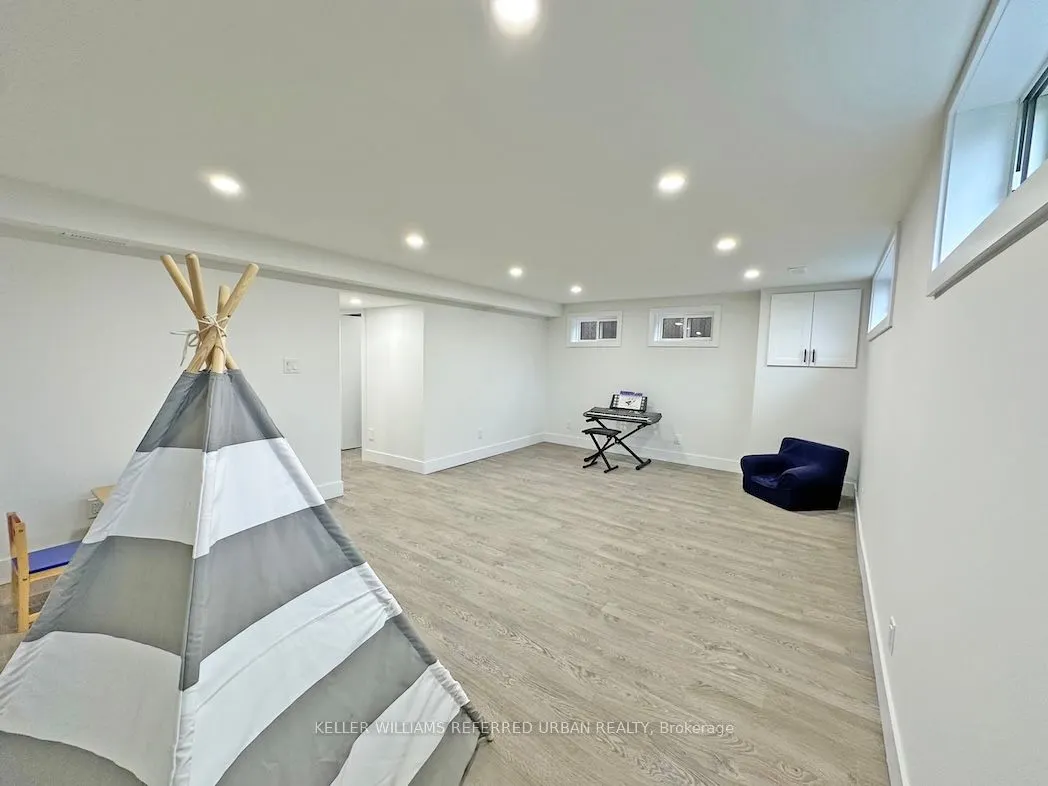 27 Crendon Dr