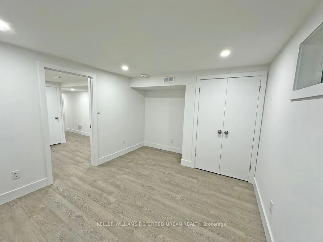27 Crendon Dr
