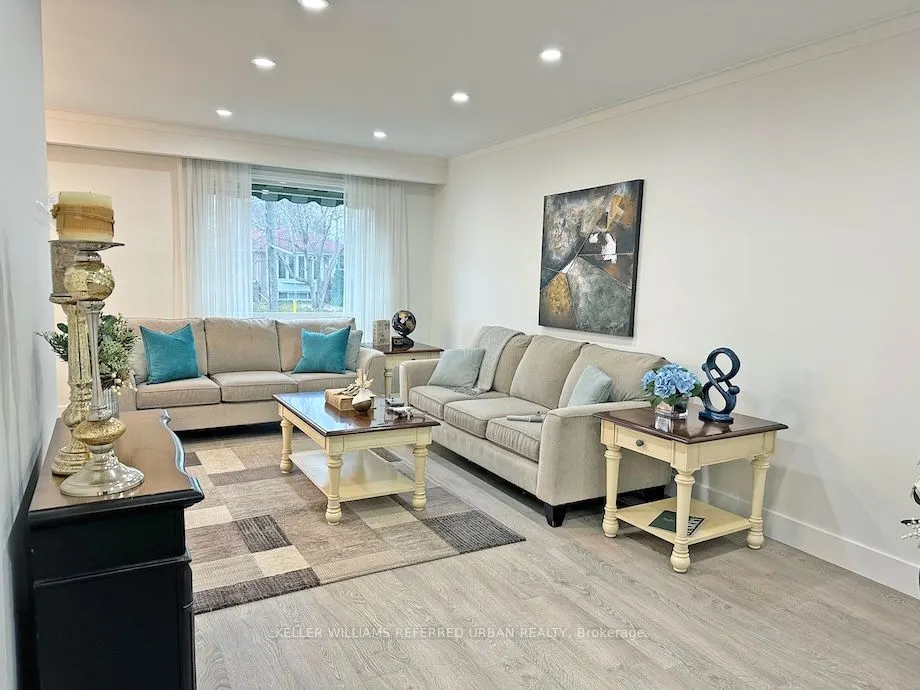 27 Crendon Dr