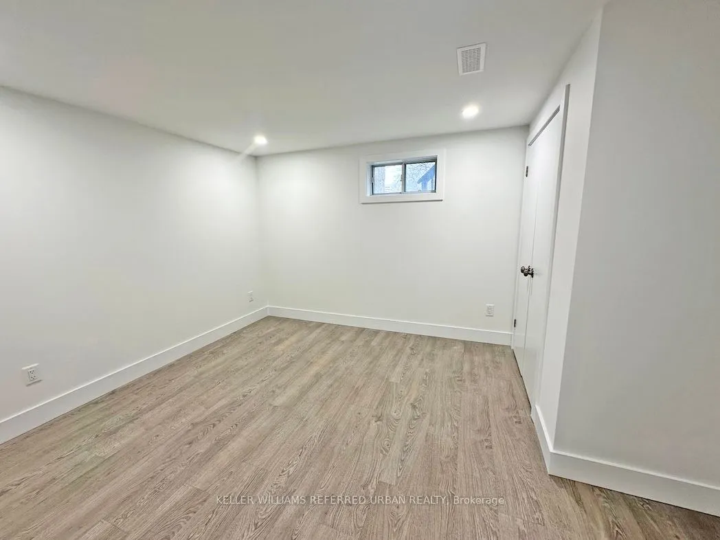 27 Crendon Dr