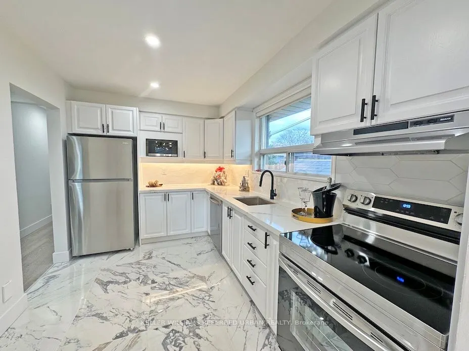 27 Crendon Dr