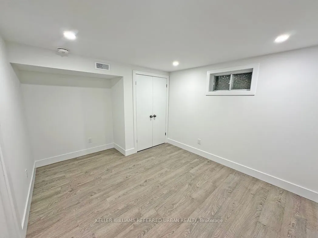27 Crendon Dr