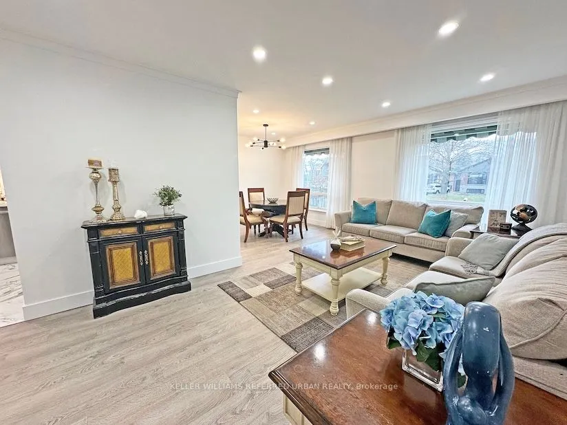 27 Crendon Dr