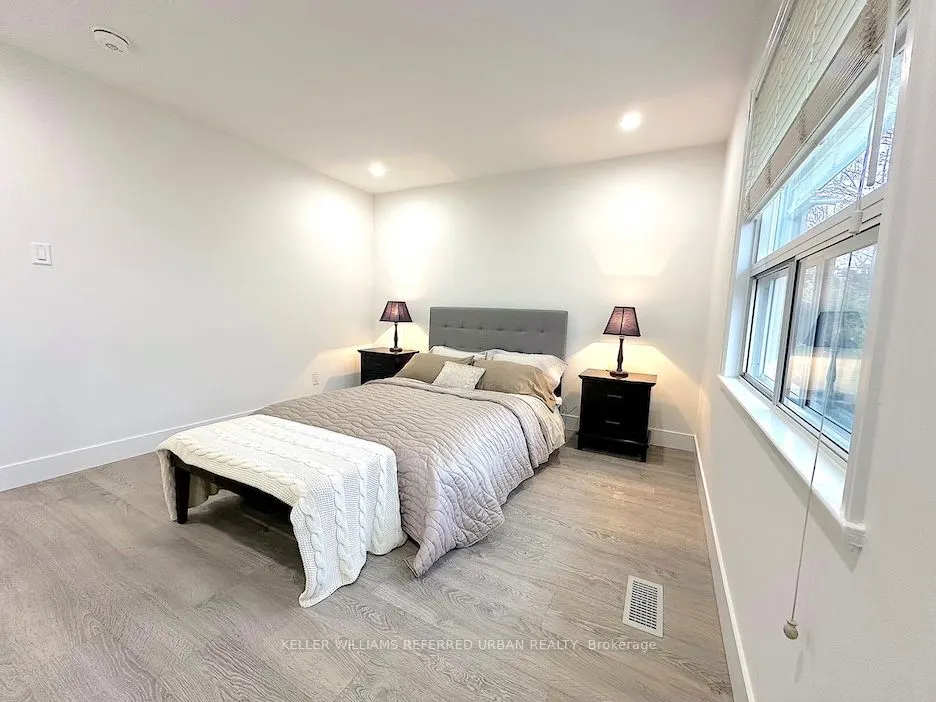 27 Crendon Dr