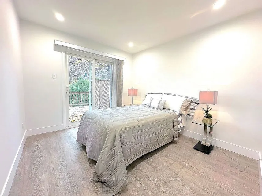 27 Crendon Dr
