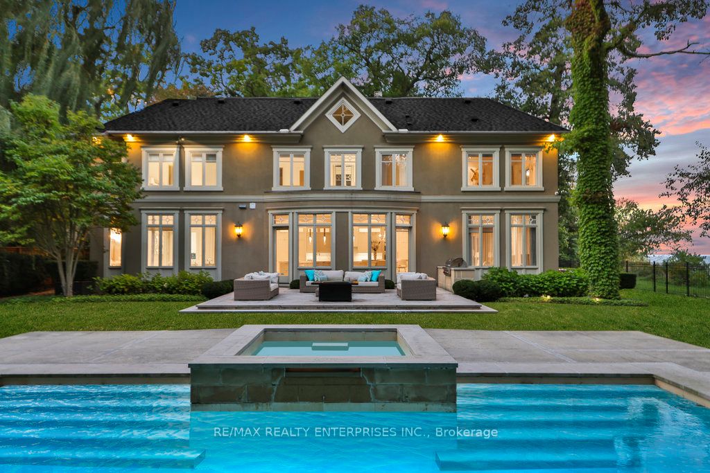 854 Longfellow Ave