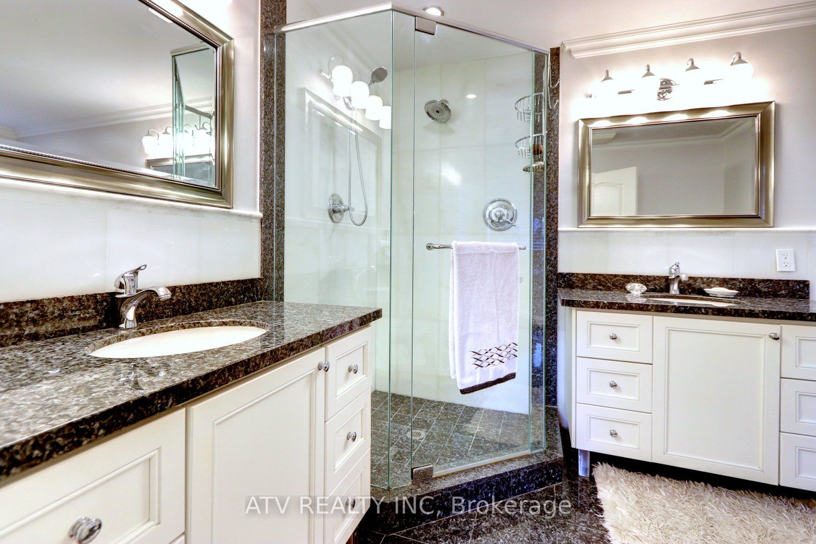 31 Shaver Ave S