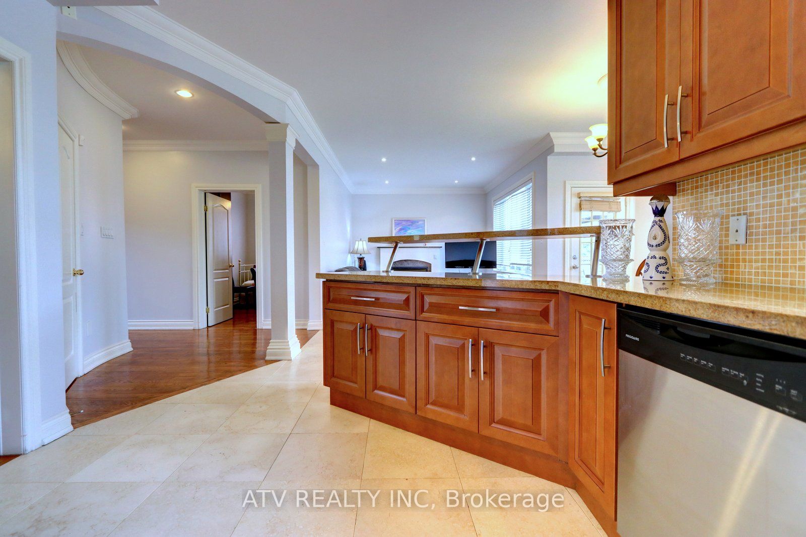 31 Shaver Ave S