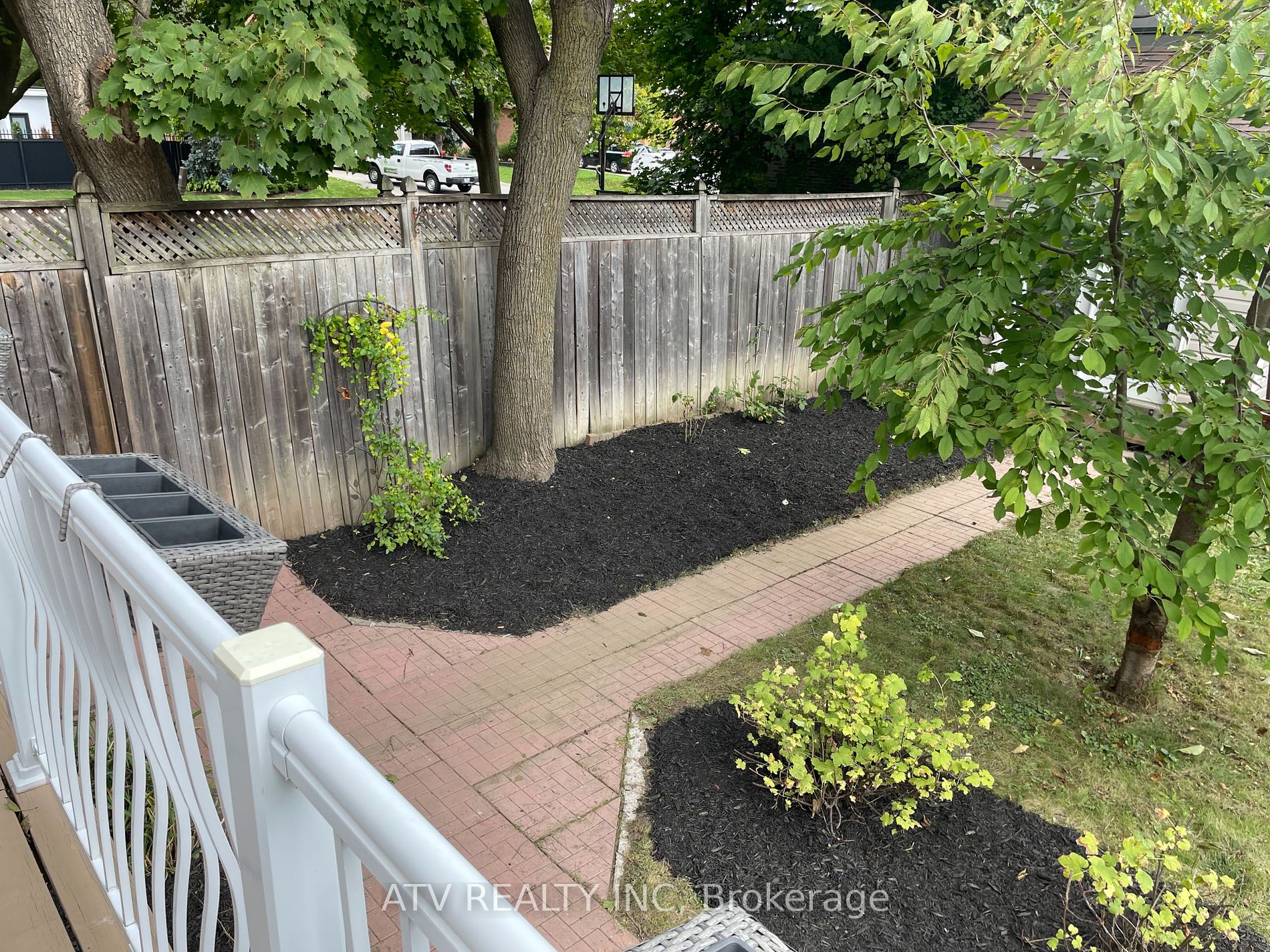 31 Shaver Ave S