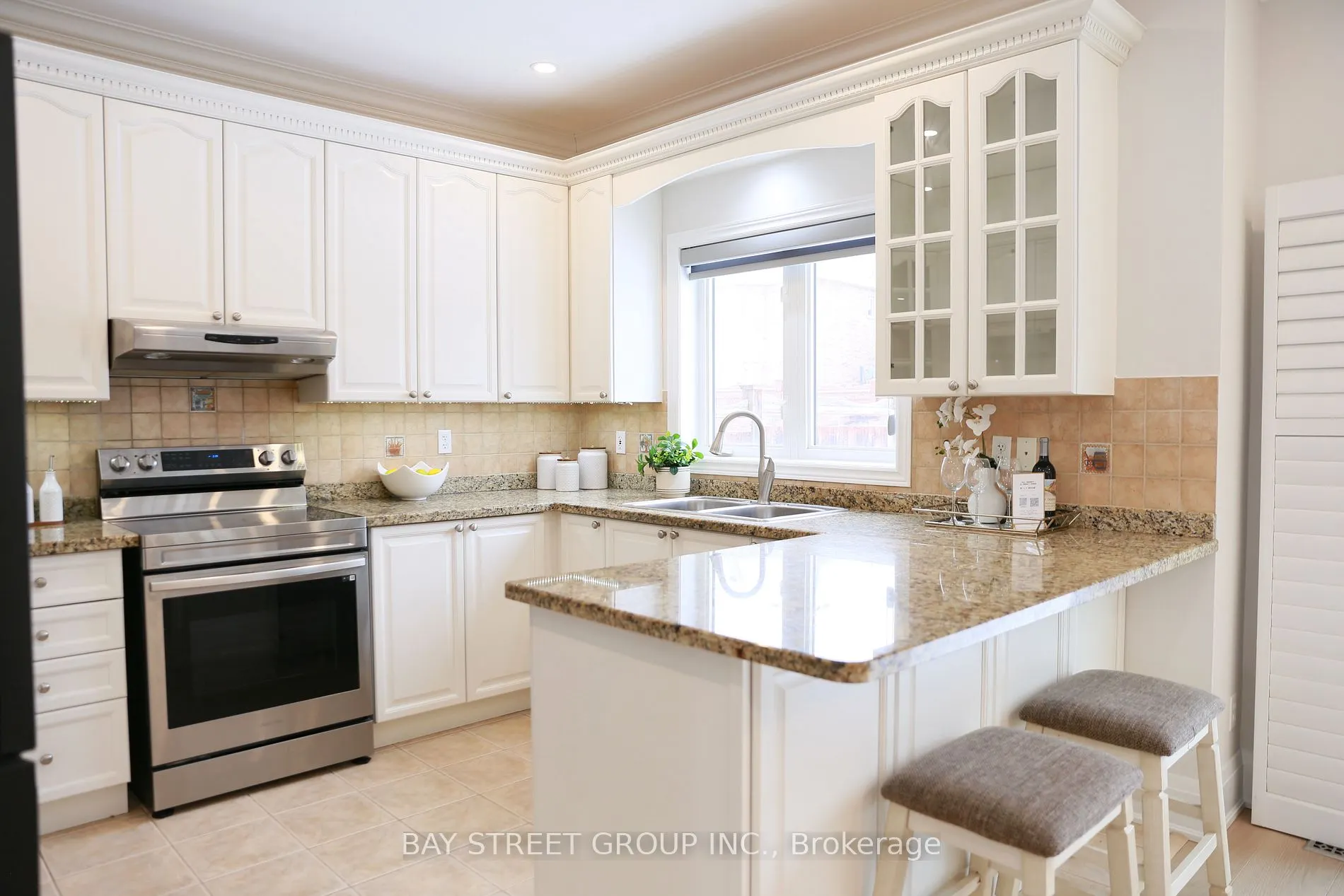 2309 Coronation Dr