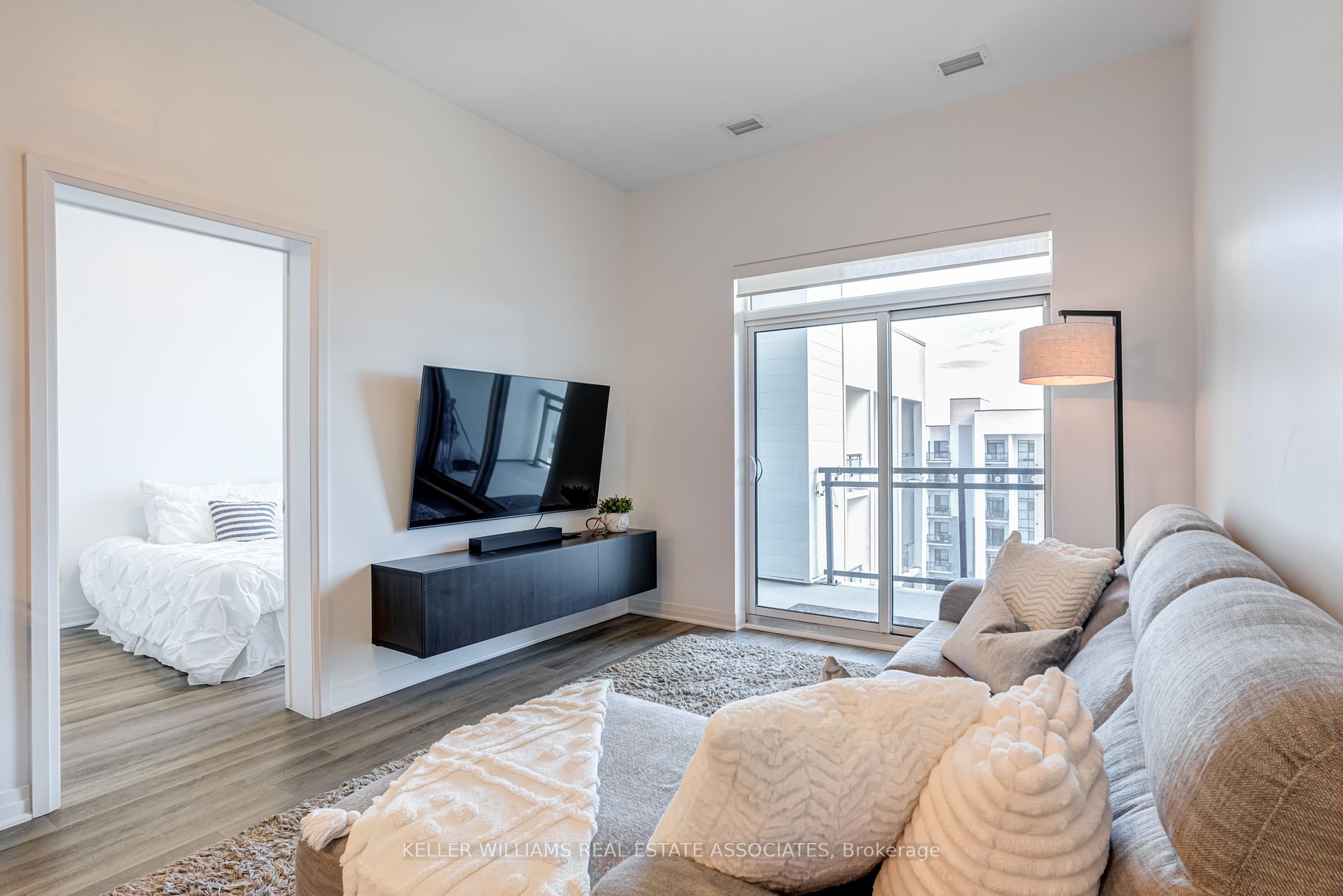 460 Gordon Krantz Ave, #609