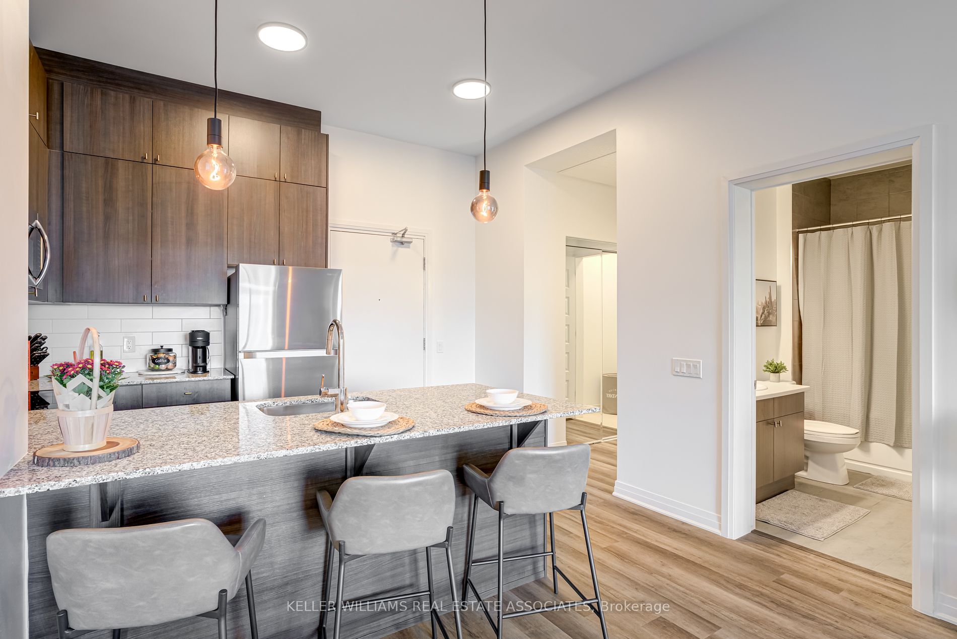 460 Gordon Krantz Ave, #609