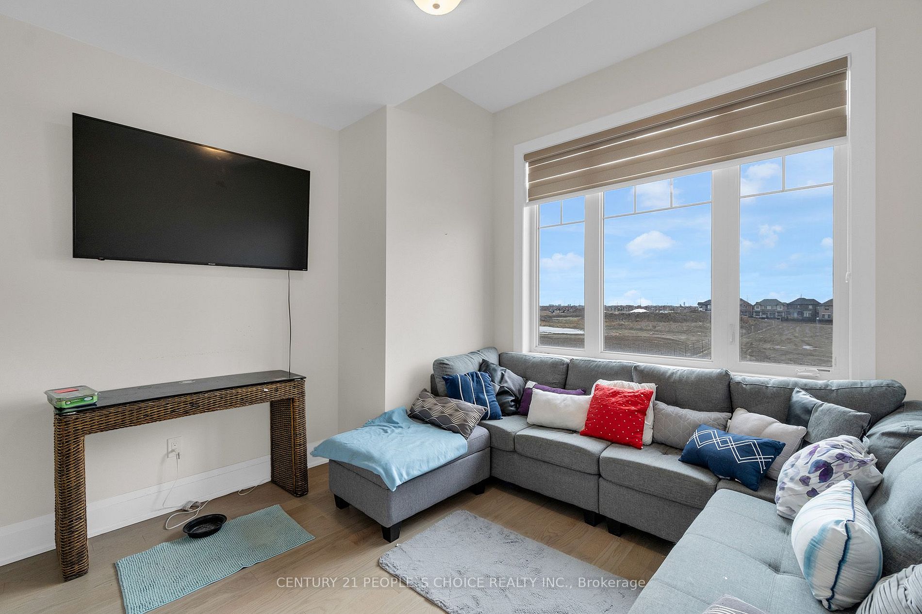 10 Tweedhill Ave