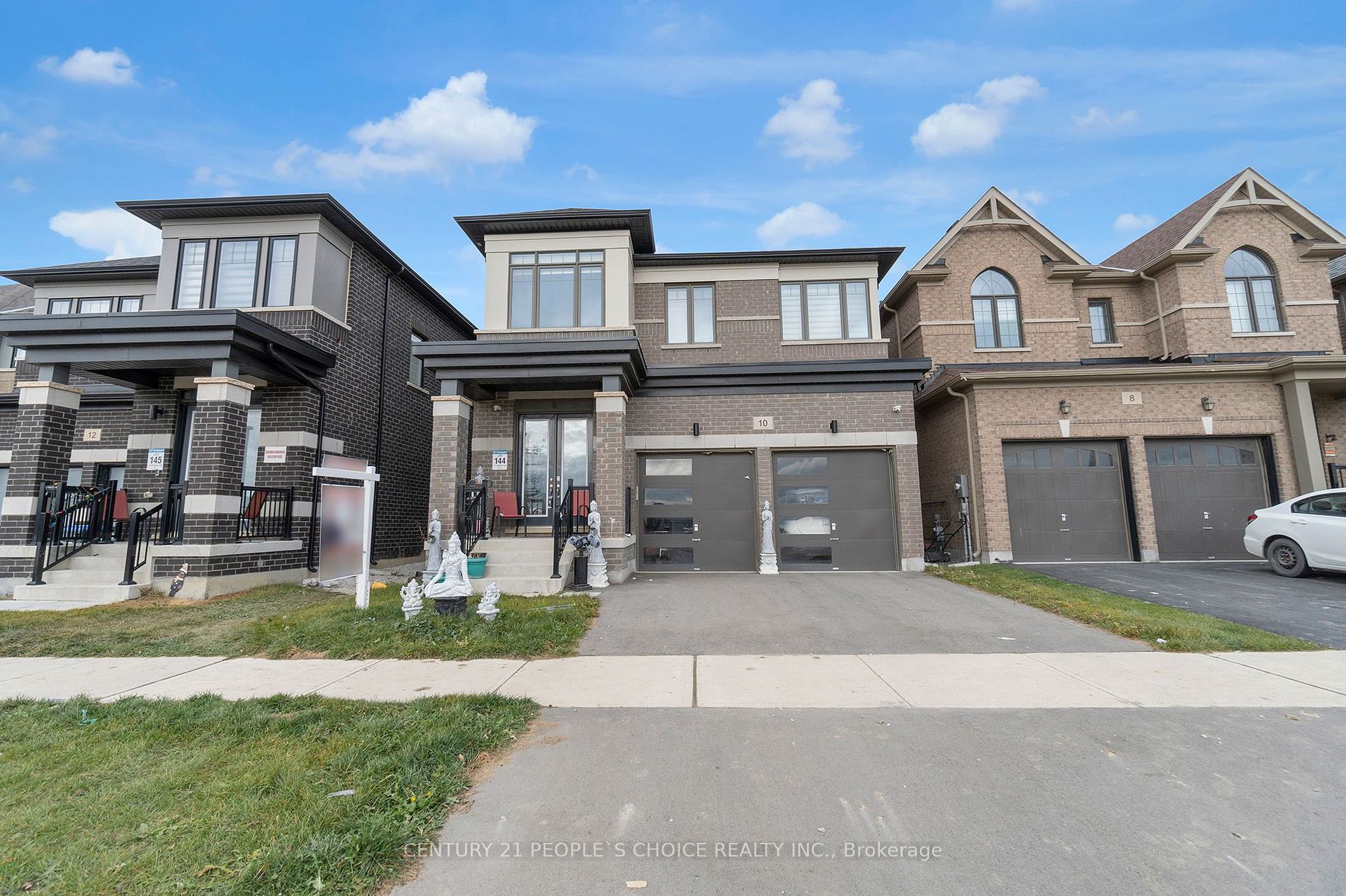 10 Tweedhill Ave