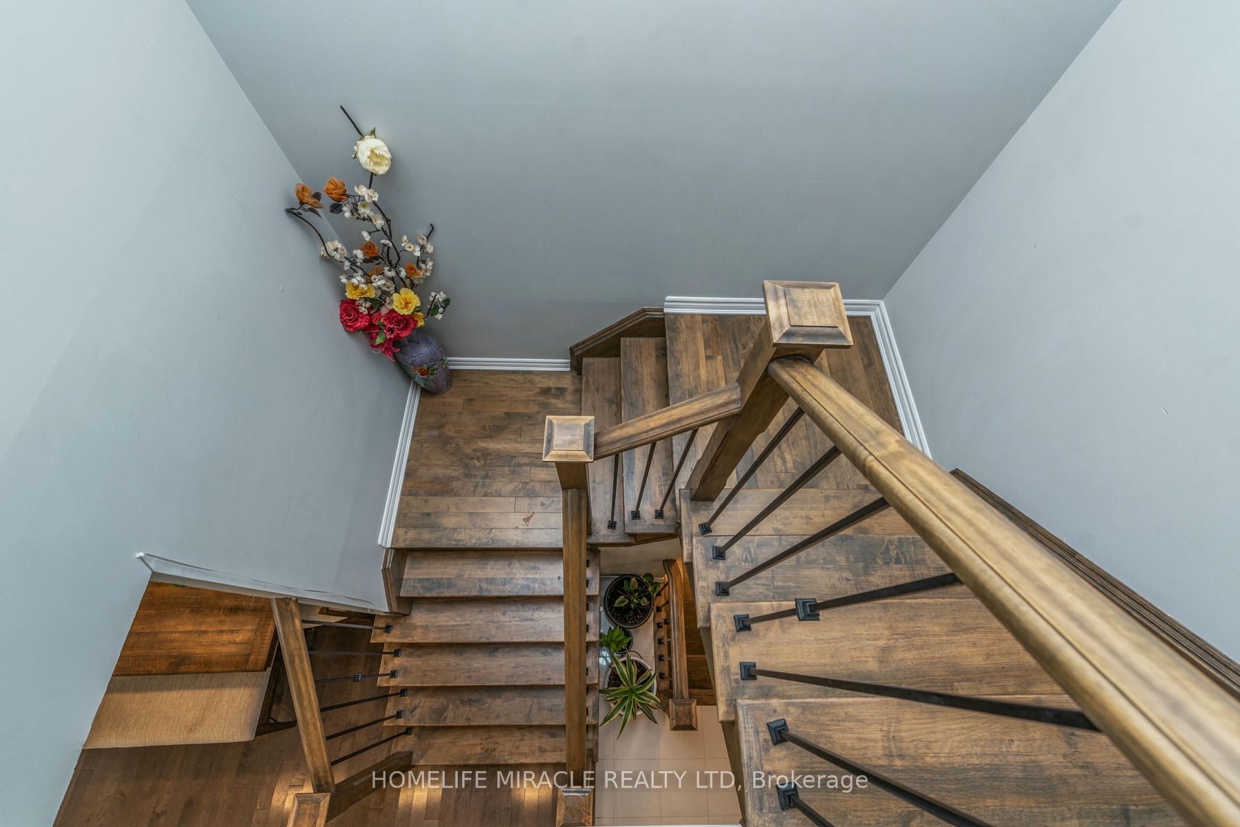 310 Jean Landing