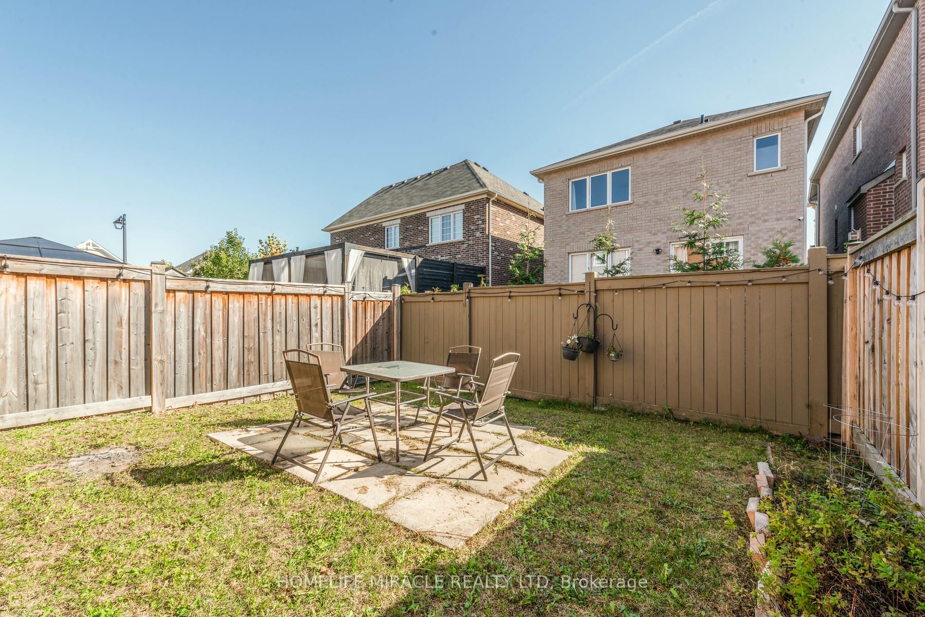 310 Jean Landing