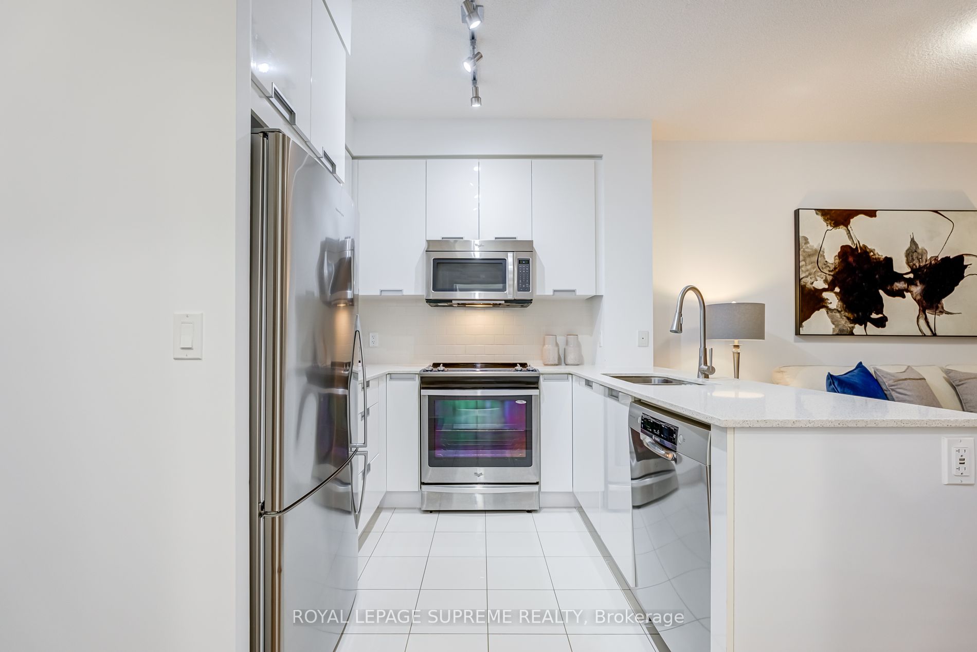 75 Eglinton Ave W, #601