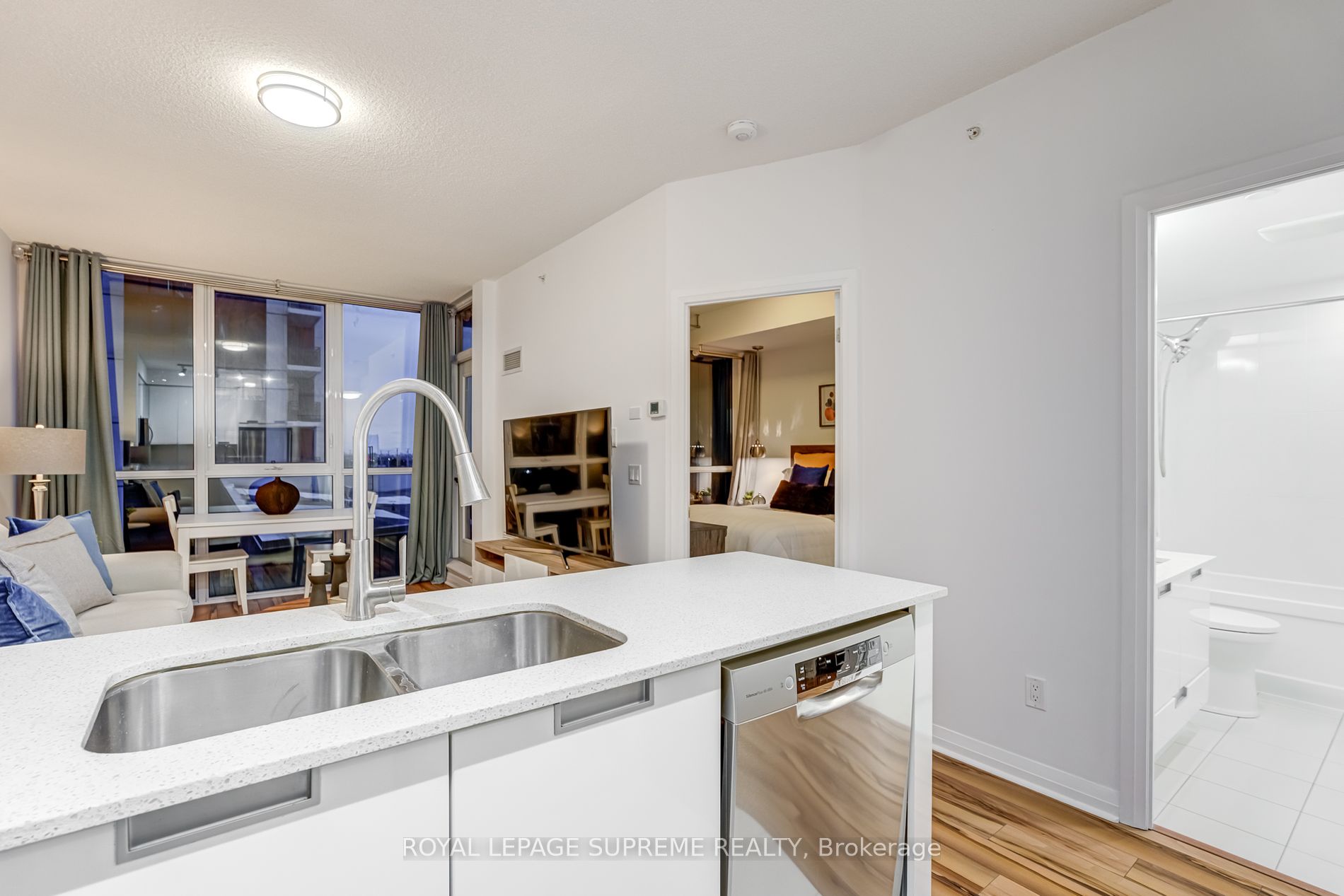 75 Eglinton Ave W, #601