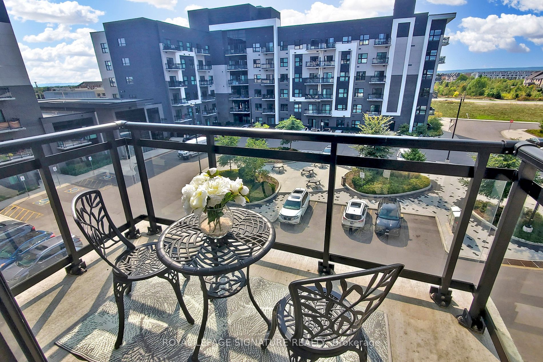 102 Grovewood Common, #405