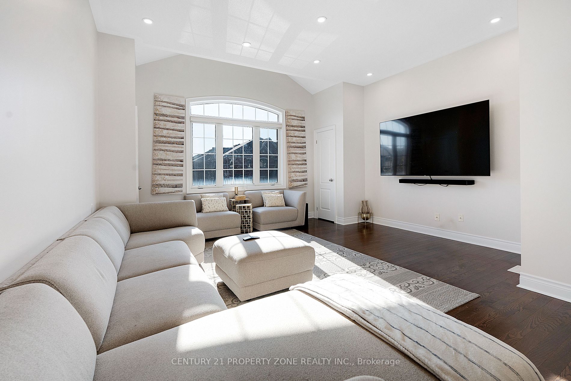 37 Alister Dr