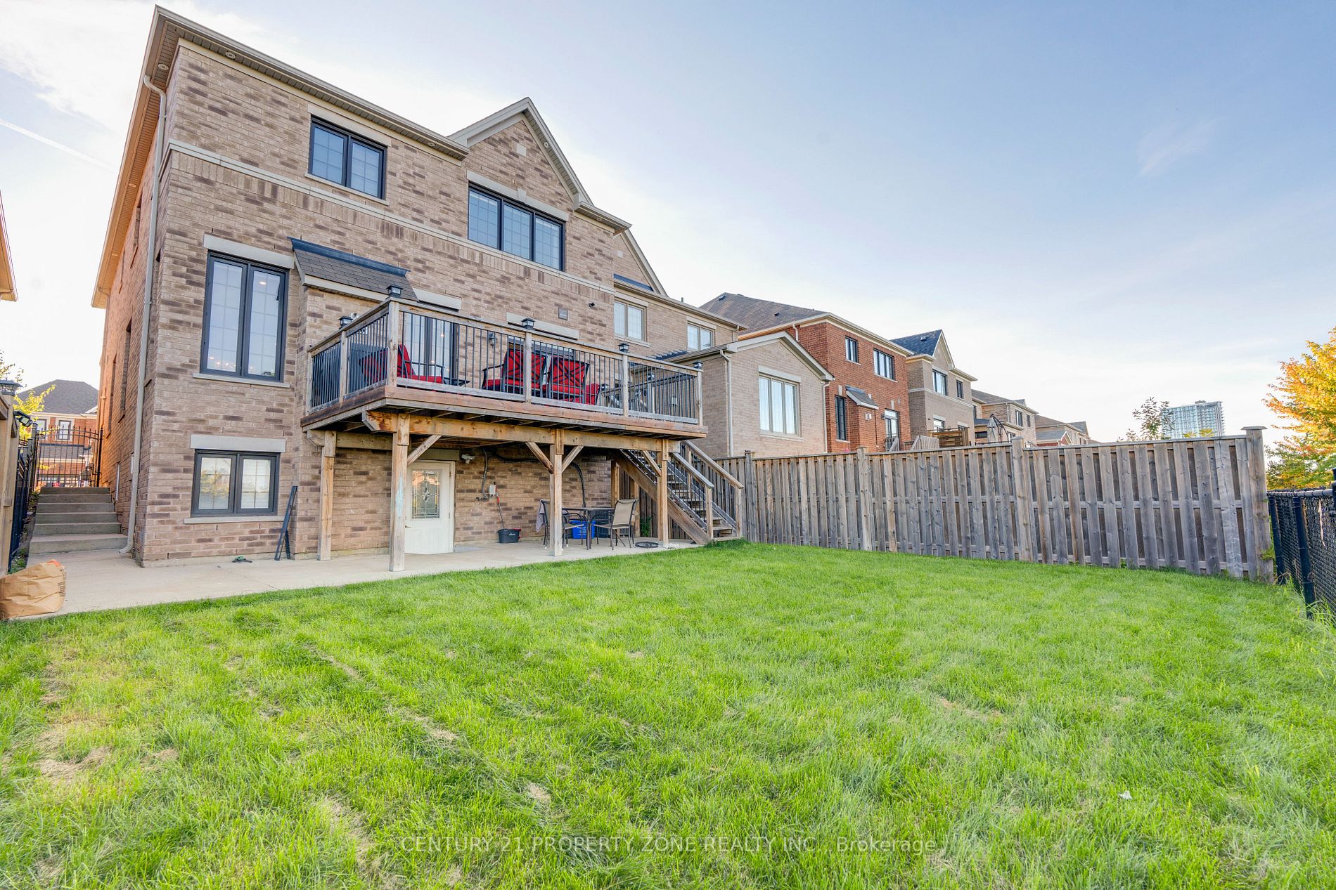 37 Alister Dr