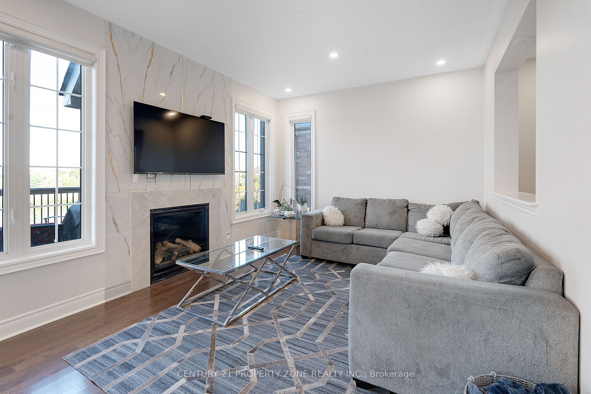 37 Alister Dr