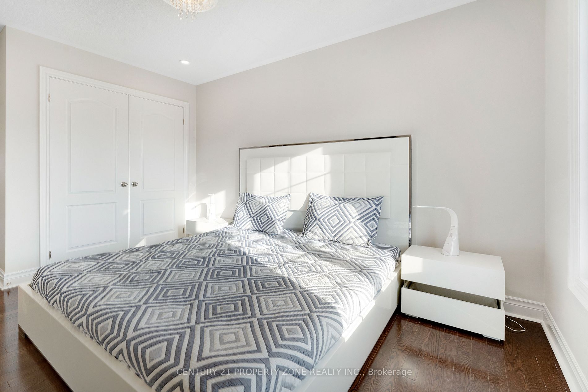37 Alister Dr