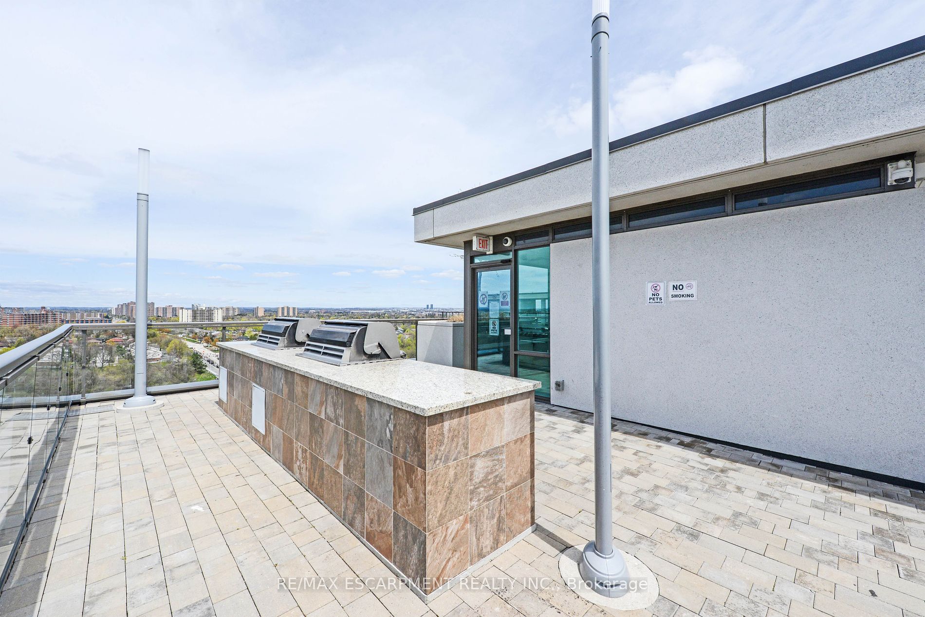 80 Esther Lorrie Dr, #802