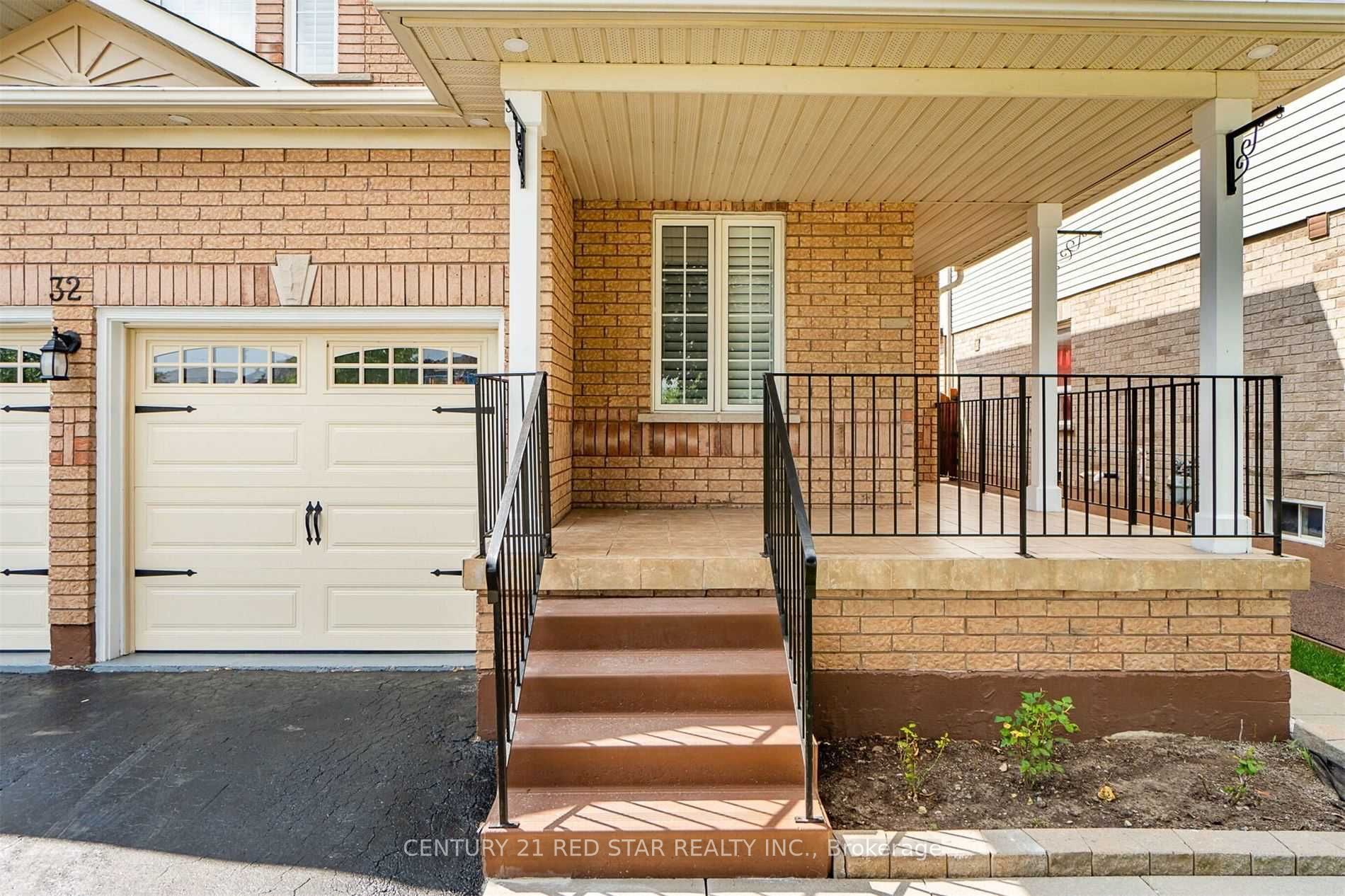 32 Gold Park Pl