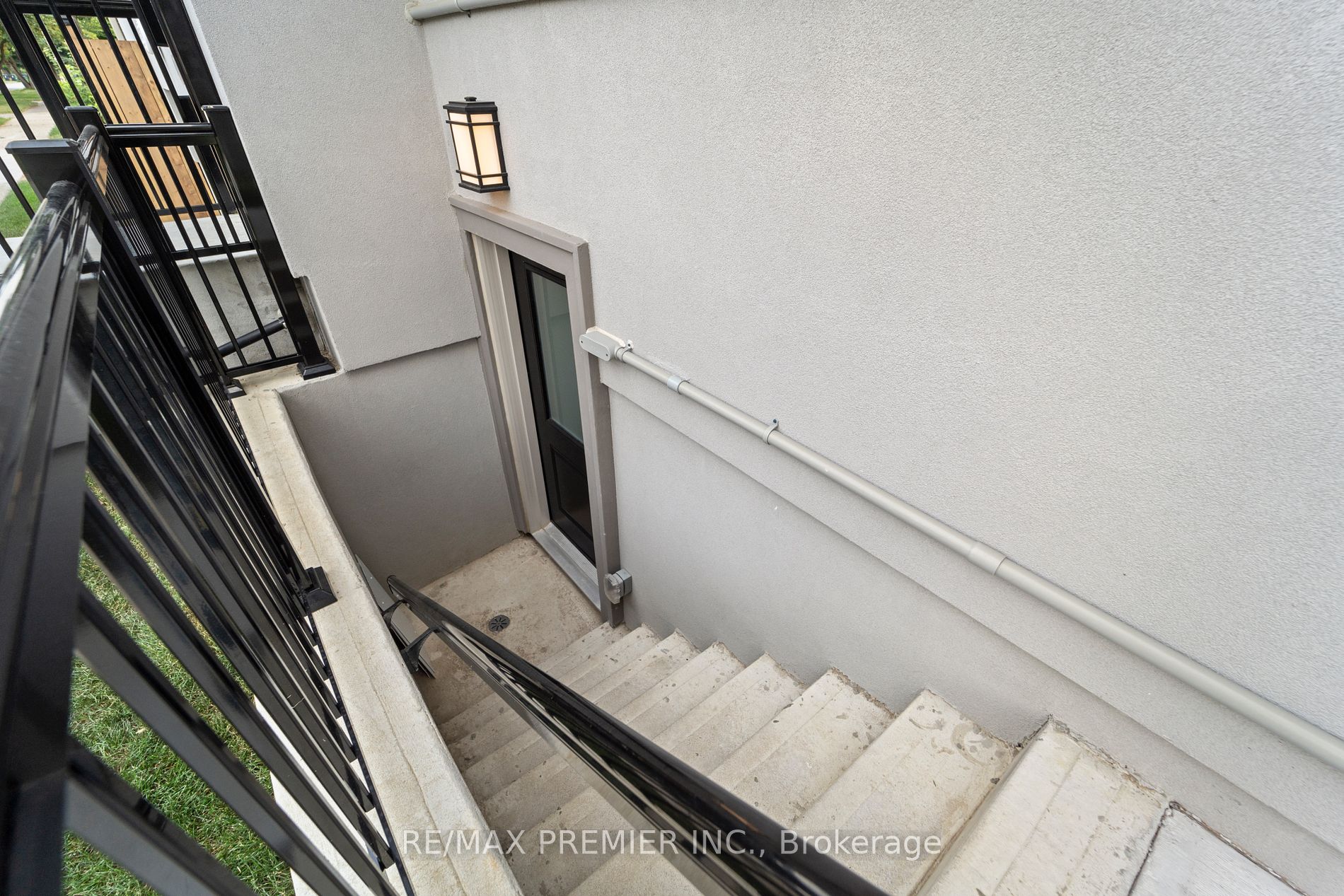 223 Hallmark Ave